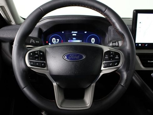 Used 2025 Ford Explorer Active image 7