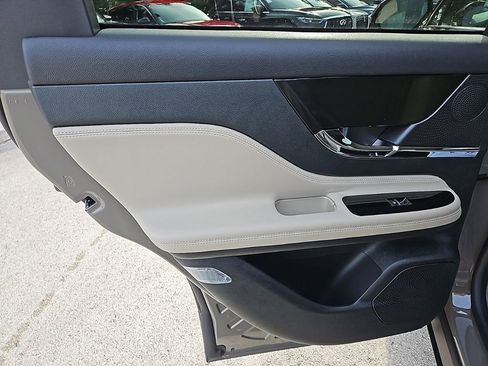 New 2025 Lincoln Corsair Reserve image 13