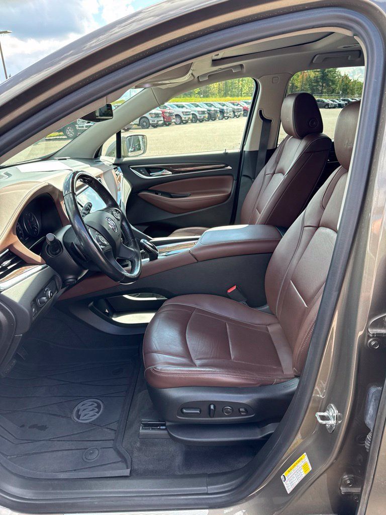 Used 2020 Buick Enclave Avenir w/ Avenir Technology Package AWD/4WD image 17