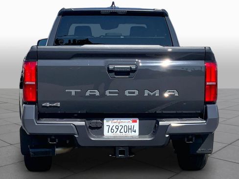 Certified 2025 Toyota Tacoma SR5 AWD/4WD image 4