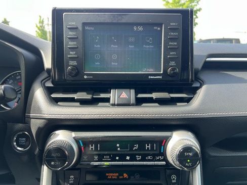 Used 2021 Toyota RAV4 XLE FWD image 14