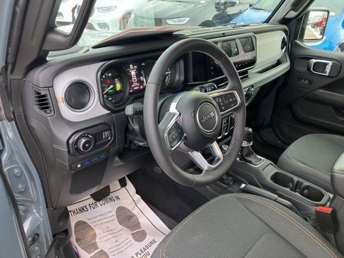 Certified 2025 Jeep Wrangler Sahara w/ Safety Group image 15