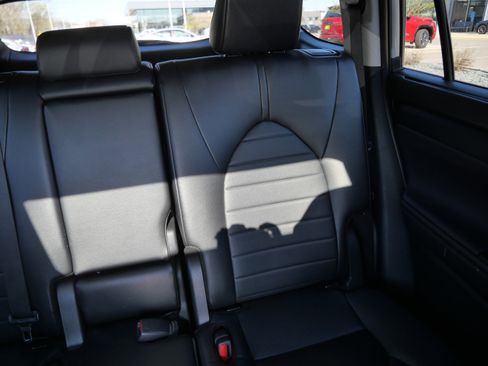 Certified 2024 Toyota Highlander XLE AWD/4WD image 15