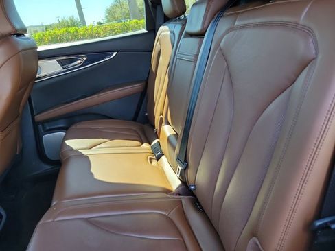 Certified 2022 Lincoln Nautilus Reserve w/ Equipment Group 202A image 16