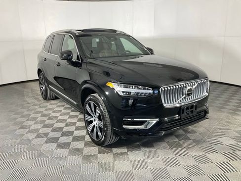 Used 2023 Volvo XC90 T8 Plus image 3