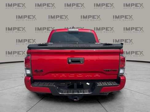 Used 2017 Toyota Tacoma TRD Pro AWD/4WD image 4