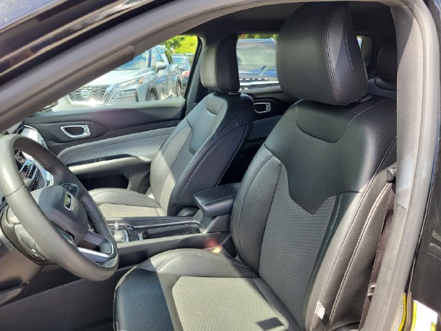 Used 2024 Jeep Compass Latitude AWD/4WD image 19