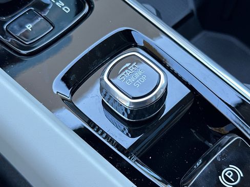 New 2026 Volvo XC60 B5 Ultra image 20