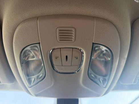 Used 2019 Jeep Compass Latitude w/ Cold Weather Group AWD/4WD image 20