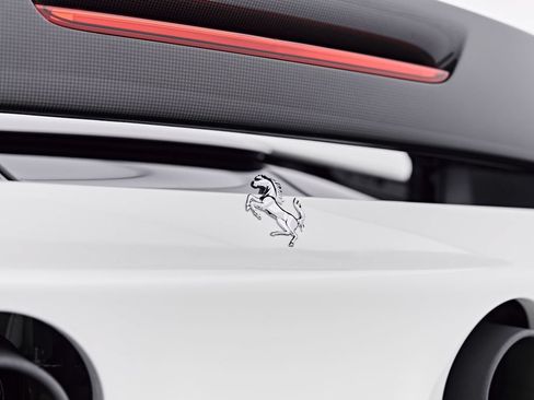 Used 2022 Ferrari SF90 Spider AWD/4WD image 32