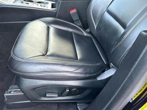 Used 2023 Ford Explorer XLT w/ Equipment Group 202A image 21