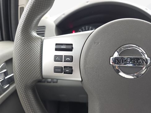 Used 2020 Nissan Frontier SV RWD image 14