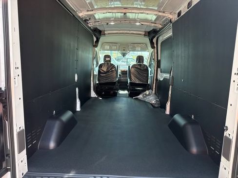 New 2026 Ford Transit 250 148 Medium Roof w/ Load Area Protection Package RWD image 14