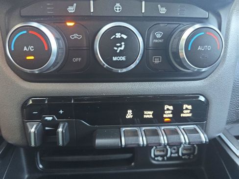 Used 2023 RAM 1500 Big Horn AWD/4WD image 35