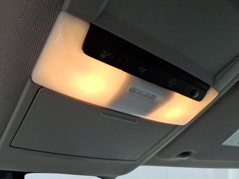 Used 2025 Nissan Rogue S image 18