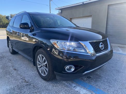 Used 2016 Nissan Pathfinder S image 1