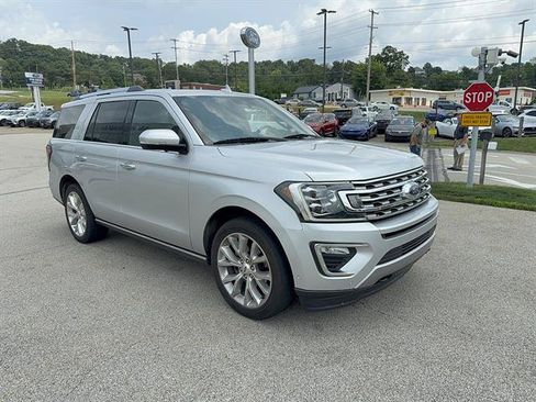 Used 2018 Ford Expedition Limited w/ Equipment Group 302A AWD/4WD image 4