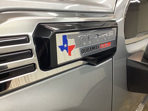 Used 2025 GMC Sierra 2500 SLT w/ Texas SLT Premium Package image 14