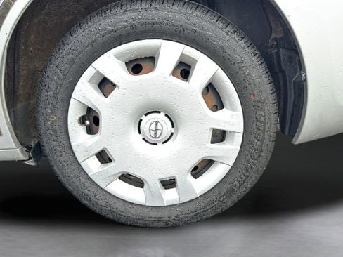 Used 2012 Scion xB FWD image 17