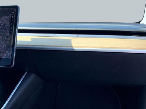 Used 2018 Tesla Model 3 Long Range RWD image 17