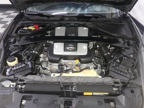 Used 2017 Nissan 370Z Coupe image 12