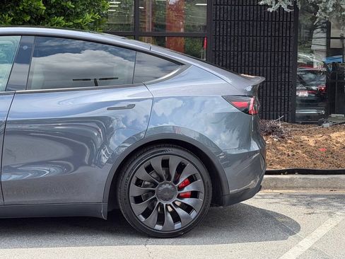 Used 2023 Tesla Model Y Long Range AWD/4WD image 11
