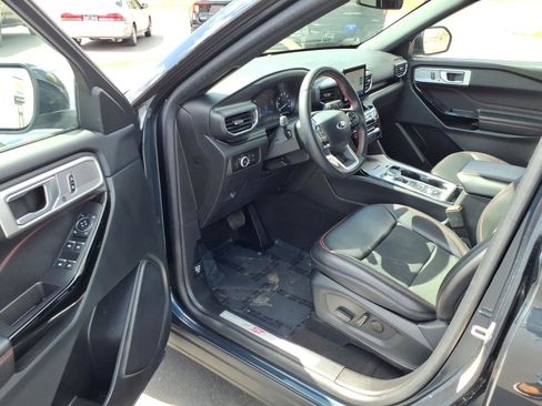 Used 2023 Ford Explorer ST-Line AWD/4WD image 10