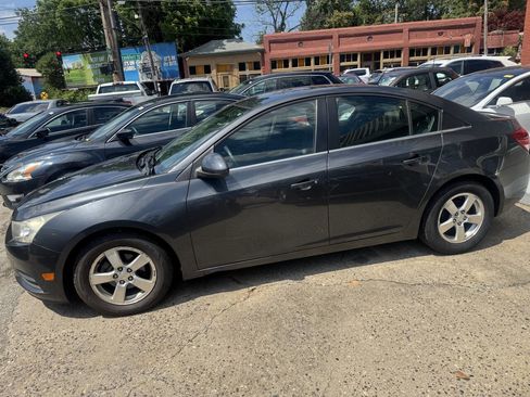 Used 2013 Chevrolet Cruze LT FWD image 3