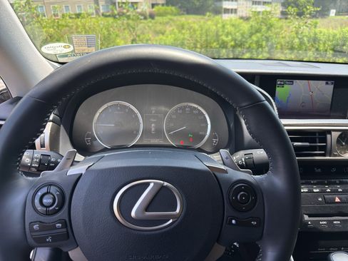 Used 2014 Lexus IS 250 w/ Navigation Package RWD image 9