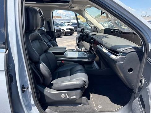 Used 2025 Lincoln Navigator L Reserve AWD/4WD image 42