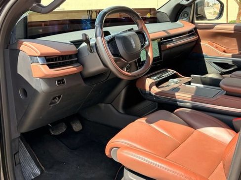 Used 2025 Lincoln Navigator Reserve AWD/4WD image 12
