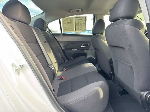 Used 2015 Chevrolet Cruze LT image 27