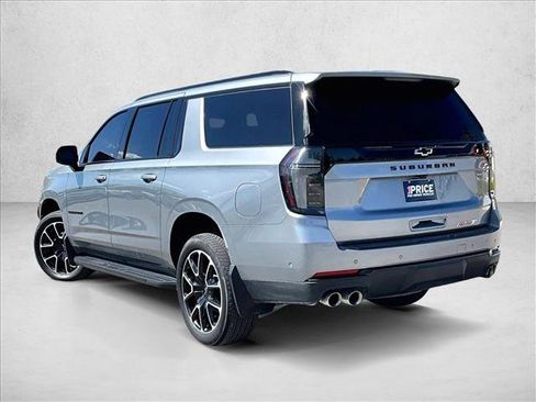 Used 2025 Chevrolet Suburban RST w/ Comfort Package image 13