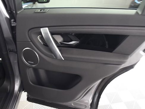 Used 2025 Land Rover Discovery Sport S image 21