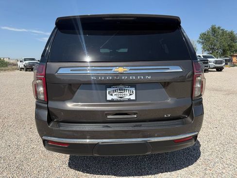 Used 2021 Chevrolet Suburban LT AWD/4WD image 9
