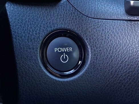 Used 2025 Toyota Camry SE AWD/4WD image 19