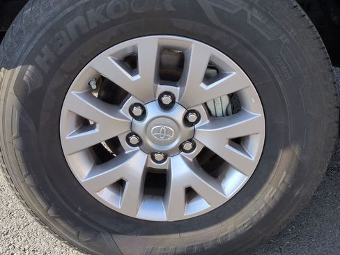 Used 2016 Toyota Tacoma TRD Off-Road image 14