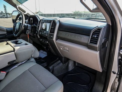 Used 2019 Ford F250 XL w/ STX Appearance Package AWD/4WD image 13