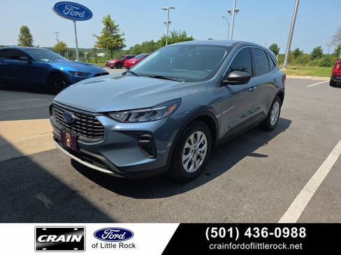 Used 2023 Ford Escape Active w/ Tech Pack #1 FWD image 1