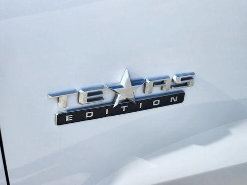 Used 2020 Chevrolet Silverado 1500 LT w/ Texas Edition image 13