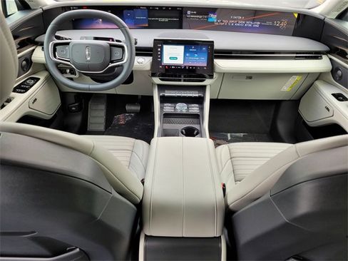 New 2026 Lincoln Nautilus Reserve image 12