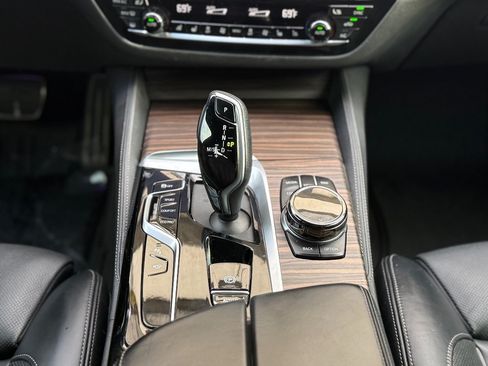Used 2023 BMW M550i xDrive w/ Executive Package AWD/4WD image 21