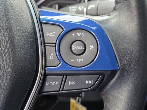 Used 2020 Toyota Camry SE image 21