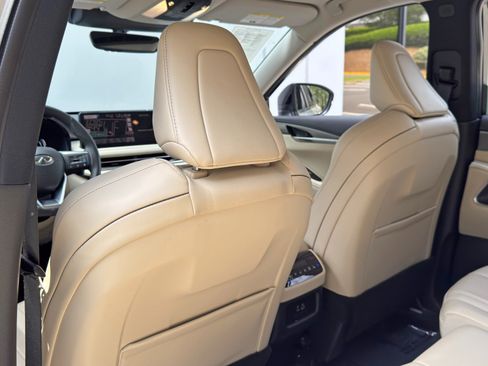 Used 2025 INFINITI QX60 Luxe FWD image 37