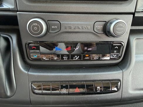 Used 2025 RAM ProMaster 2500 w/ Convenience Group FWD image 30
