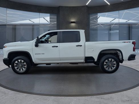 Used 2025 Chevrolet Silverado 2500 Custom w/ Custom Convenience Package image 3