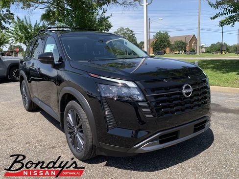 New 2026 Nissan Pathfinder SL w/ SL Premium Package FWD image 1