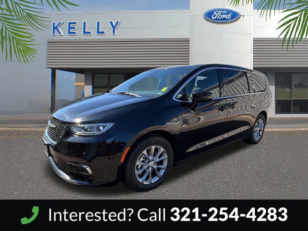 Used 2026 Chrysler Pacifica Limited FWD image 1