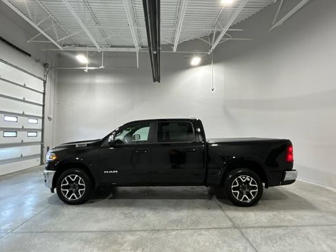 Used 2025 RAM 1500 Laramie AWD/4WD image 9