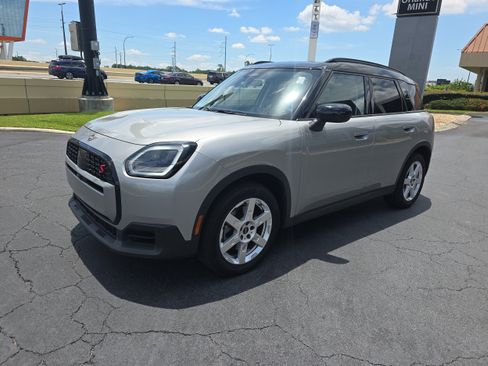 Used 2025 MINI Cooper Countryman S w/ Comfort Package Max image 8